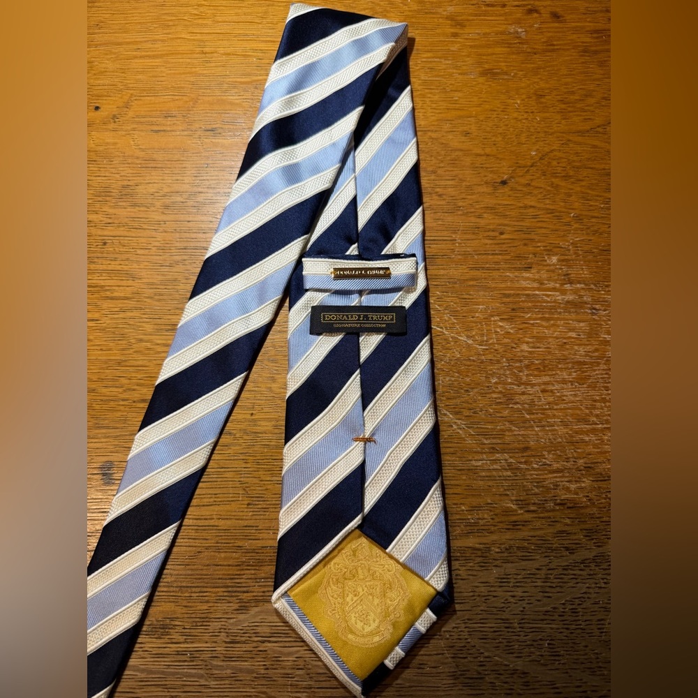Donald Trump Signature Collection Light Blue Navy Stripe 100% Silk Neck Tie